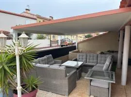 Magnifique villa moderne Jacuzzi 4 chambres 3 salle de bain proche plage centre ville activité