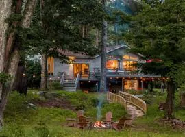 Riverfront Retreat Hot Tub, Firepit & Pool Table