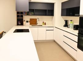 Moderno y lujoso Departamento en Playa Blanca, Hotel in Playa Blanca