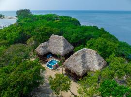 All-Inclusive Sapodilla Private Island, hotel com piscina em Monkey River Town
