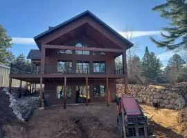 5 Bdrm 12 Guest LakeHouse with Private Boat Dock