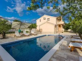 Villa Tina with Swimming Pool, Tennis court, Games room, Sauna, Gym, BBQ