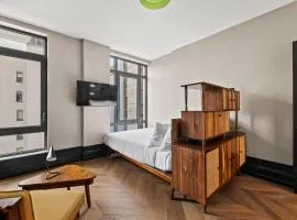 Freeman 901 by Rove Studio with Shared Amenities