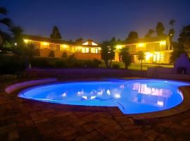 Into the Sunset Manor, hotel en Gordonʼs Bay