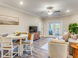 Golf Getaway in Calabash w/ Pool & Rec Ctr Access!, hotel din Calabash