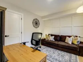 Walk to Metro and Downtown! Cozy Silver Spring Apt