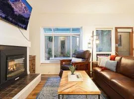 Mt Baker Den, Sleeps 4