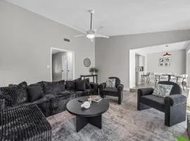 Modern 3BR Austin Stay Sleeps 8 Free Parking