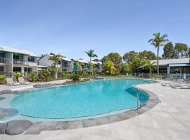 Gorgeous Apartment in Luxurious Noosa Resort, Cottage in Noosaville