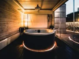 Domus Aqua Luxury Apartment