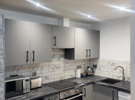 Modern Serviced Studio - Affordable Luxury with Free WIFI Free Parking Flat Screen Smart TV, hotel in Peterborough