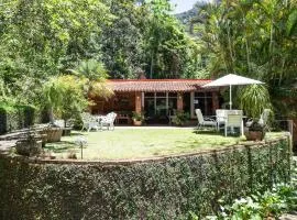 Casa com Piscina, Churrasqueira, Jogos e Lareira