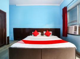 OYO Om Hotel, ξενοδοχείο σε Neemrana