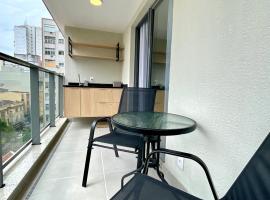 Apartamento Inteiro Novo Praia, 2 Varandas, Piscina e Vista Parcial MAC, hotel i Niterói
