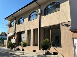 Georgia Suites, allotjament amb cuina a Lyubimets