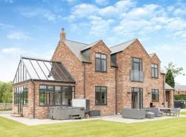 5 Bed in Penrhos 80686