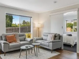 Modern Comfort in Quiet Neighbourhood!