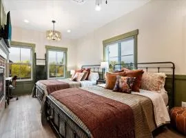 The Fox Room - Newly Built Downtown Midway Loft