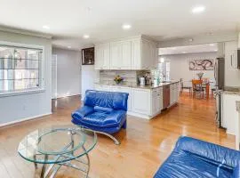 5 Mi to Lake Accotink Park Modern Home with Yard