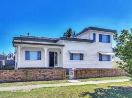 Cessnock Country Comfort Your Gateway to Vineyards Views and Valley Charm