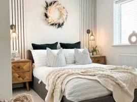 Stylish 2BD, Near O2, WIF, Sleeps 6, London