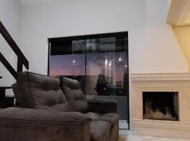 Duplex Espaçoso - Praia e Centro - Garagem Fechada e Área Gourmet