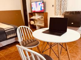 Departamento céntrico moderno minimalista, hotel in Los Antiguos