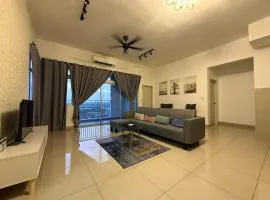 New Cozy Comfort StayWithStyle Centra Residences at Dato ONN 3 BR 4 Bath Spacious