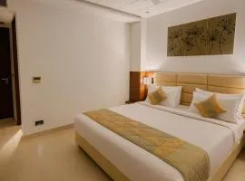 HOTEL TEN SQUARE - 5 Minutes from The Taj Mahal