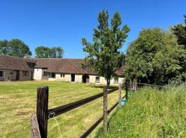 Gîte de charme calme au cœur du Perche, proche Le Mans - FR-1-410-478, hotel i Courgains