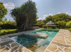 Auregi Villas - Poolside Getaway Near Diani Beach