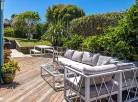 Casa Sol - Central Oneroa Retreat