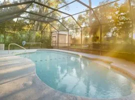 10 Min from Beach, Private Pool with Lanai Palm Coast Family Home