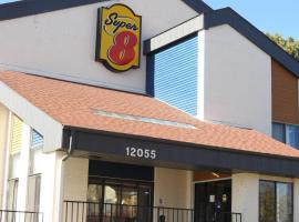 Super 8 by Wyndham Westminster Denver North, hotel em Westminster