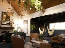 Violet Inn, Lounge & Spa
