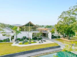 Kiyomizu Onsen & Glamping Resort Saraburi, resort en Ban Nong Nak