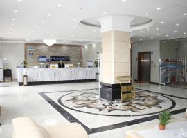 GreenTree Alliance Yichun Fengcheng Jianyi Avenue Hotel、Fengchengのホテル