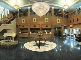 Golden Lustre Hotel