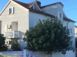 Apartments Petra, hotel en Biograd na Moru
