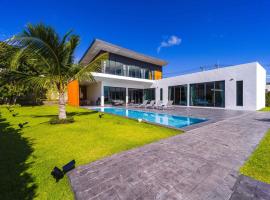 Luxury 5 Bedroom Pool Villa (KH-C1), hotel i Koh Tao