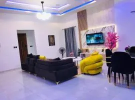 Luxury Private Master 1 bedroom In a shared 4 bedroom duplex