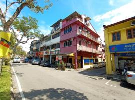 SPOT ON 90119 Bed's Guesthouse，位于古晋的酒店