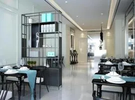 Xana Hotelle·Heze Railyway Station