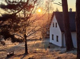 Klidná lokalita Na kraji lesa, celý dům s úschovnu kol, hotel in Nová Bystřice