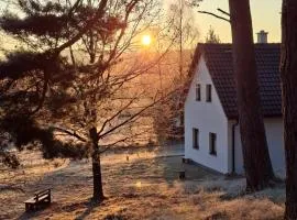 Klidná lokalita Na kraji lesa, celý dům s úschovnu kol