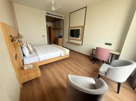 Hotel HPB Grand, khách sạn ở Bhadohī