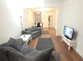 Modern 4 bedroom house in Belvedere