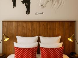 Hotel Saint Louis - Au Coeur des Remparts, hotel in Aigues-Mortes