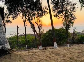 Sound Of Waves Luxurious Sea Facing Private Suite, Hotel in Alibag