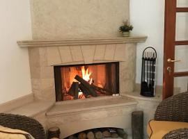 furnished three bedrooms apt at Ballouneh, hotel v destinaci Al Maşyaf